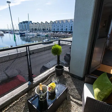 Sea View Luxury City Centre - Best Location Galway